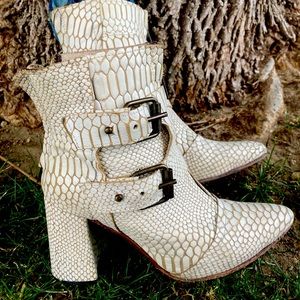 Freebird Joey White Snake